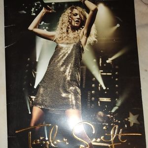 Taylor swift fearless tour book bought at fearless concert